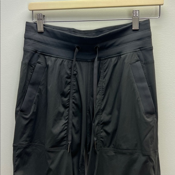 Lululemon Dance Studio Mid Rise Pant Gray Stripe Womens Size 4 Like New - Picture 2 of 9